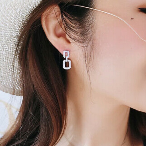 Gorgeous 925 Silver Drop Earrings White Sapphire - Picture 4 of 5